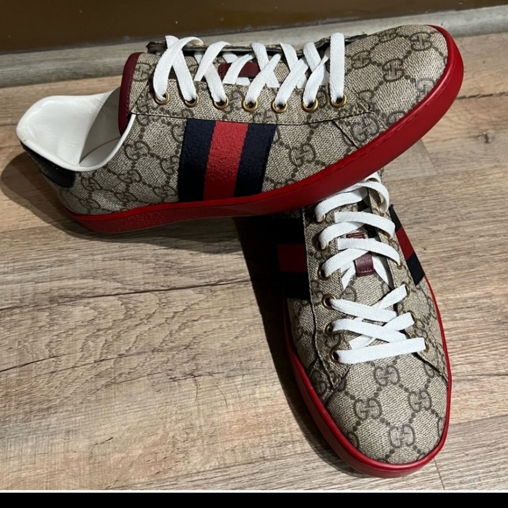 Gucci Mens Size 7 women’s size 9
Brown New Ace GG
